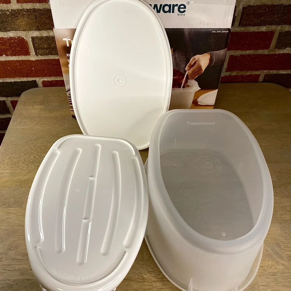 Tupperware XL Food‎ Storage Container 1.55 Gallon- NEW